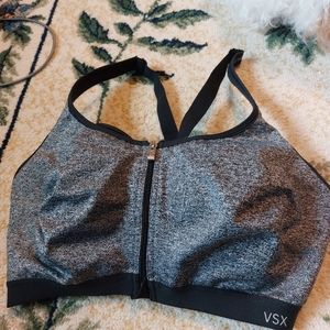 Victoria Secret Sports Bra. Size 34DDD.